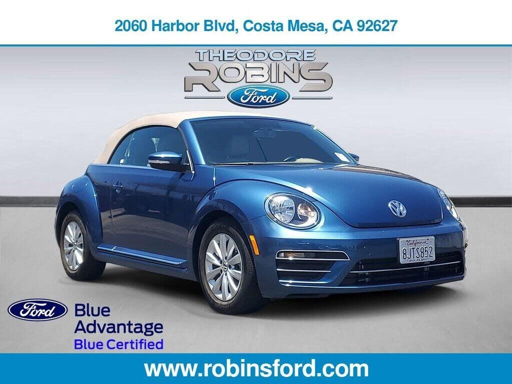 2019 Volkswagen Beetle Convertible 2.0T S — photo 1 of 1