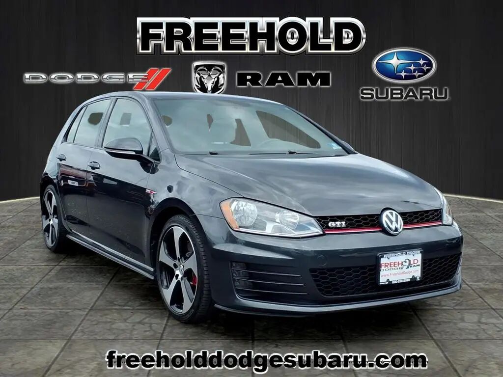 2016 Volkswagen Golf GTI S — photo 1 of 12