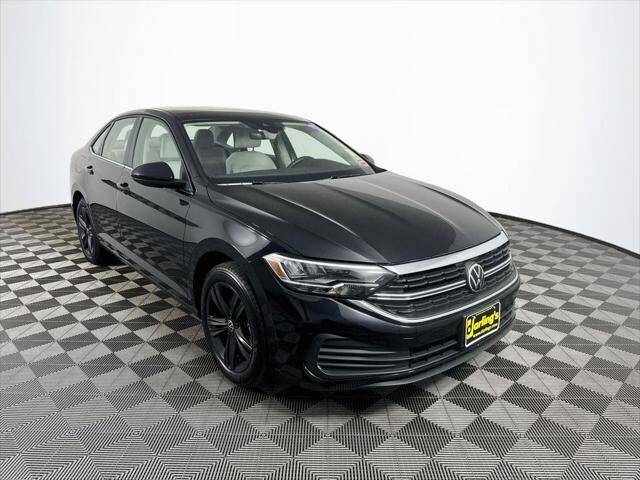 2024 Volkswagen Jetta SE — photo 1 of 13