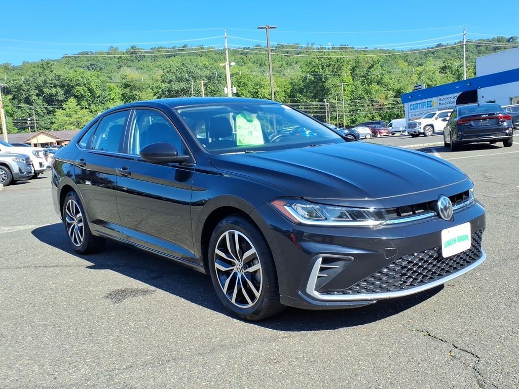 2025 Volkswagen Jetta 1.5T SE — photo 1 of 13
