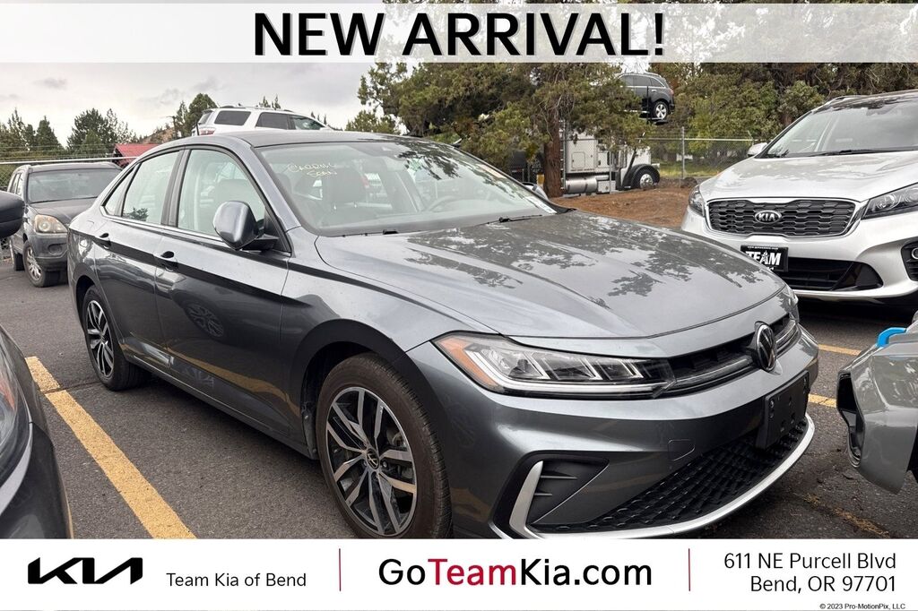 2025 Volkswagen Jetta 1.5T SE — photo 1 of 13