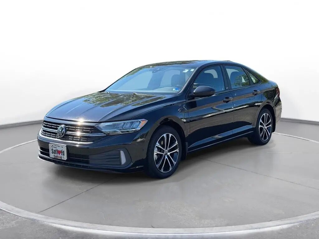 2024 Volkswagen Jetta Sport — photo 1 of 13