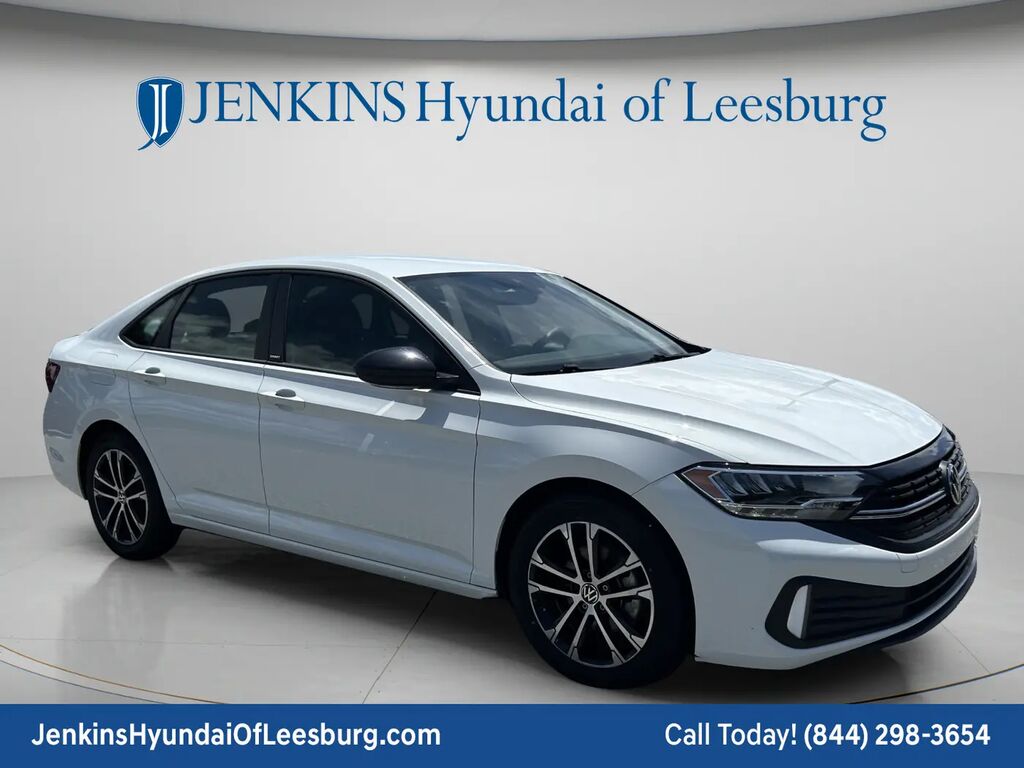 2024 Volkswagen Jetta Sport — photo 1 of 13