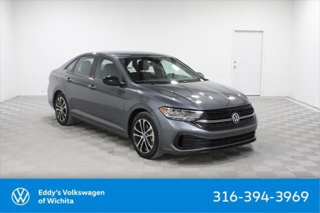 2024 Volkswagen Jetta Sport — photo 1 of 13