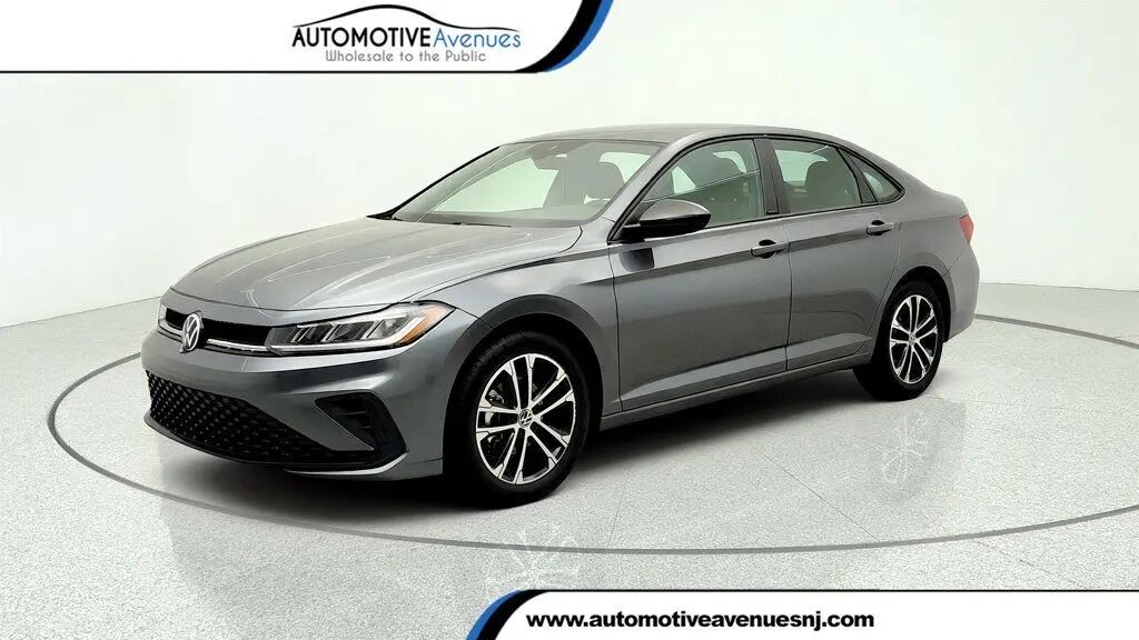 2025 Volkswagen Jetta Sport — photo 1 of 13