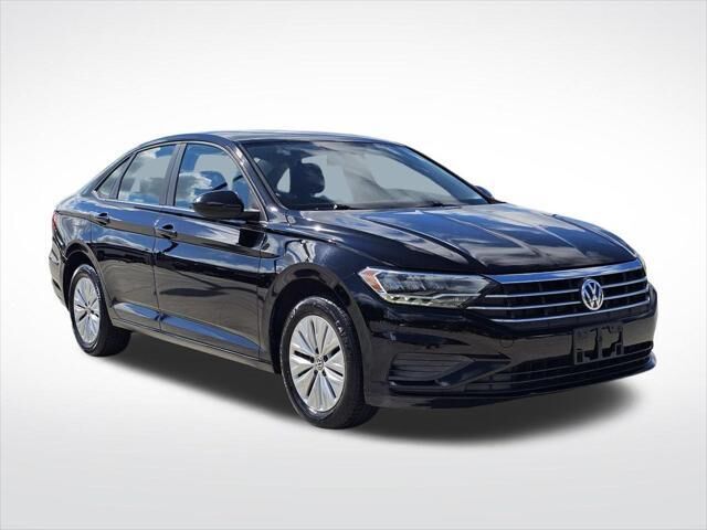 2019 Volkswagen Jetta S — photo 1 of 13