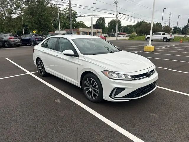 2025 Volkswagen Jetta SE — photo 1 of 4