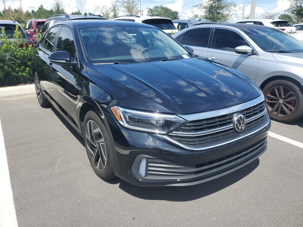 2024 Volkswagen Jetta 1.5T SEL — photo 1 of 1