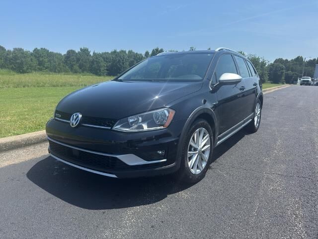 2017 Volkswagen Golf Alltrack TSI S 4Motion — photo 1 of 13
