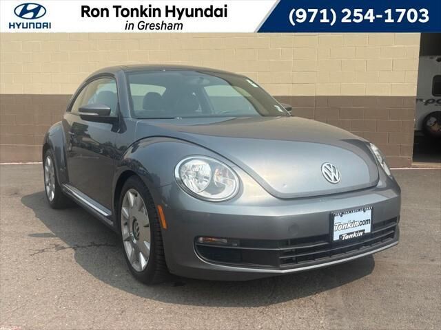 2015 Volkswagen Beetle 1.8T PZEV — photo 1 of 10