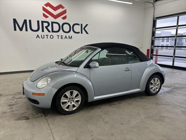 2009 Volkswagen New Beetle Convertible Base — photo 1 of 13