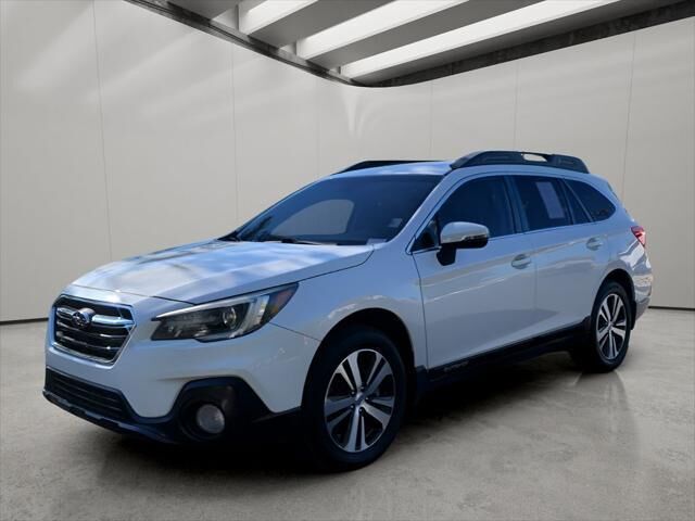 2018 Subaru Outback 2.5i Limited — photo 1 of 13