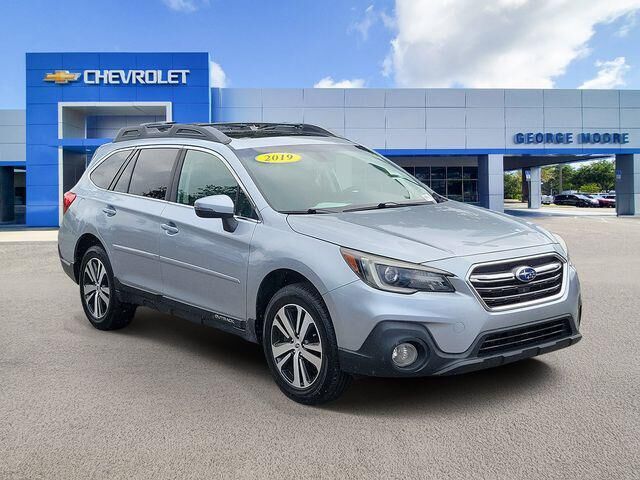 2019 Subaru Outback 2.5i Limited — photo 1 of 13