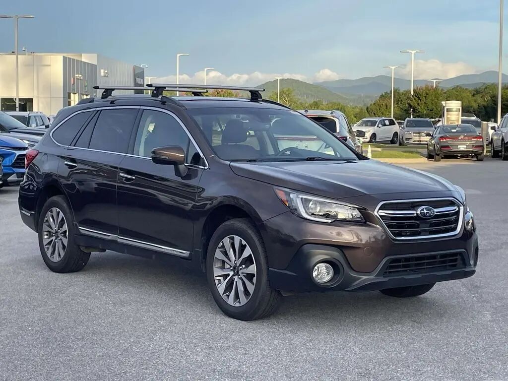 2019 Subaru Outback 2.5i Touring — photo 1 of 25