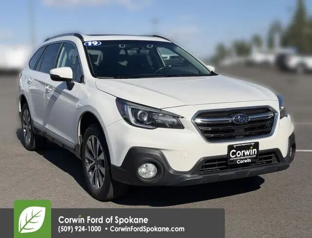2019 Subaru Outback 2.5i Touring — photo 1 of 13