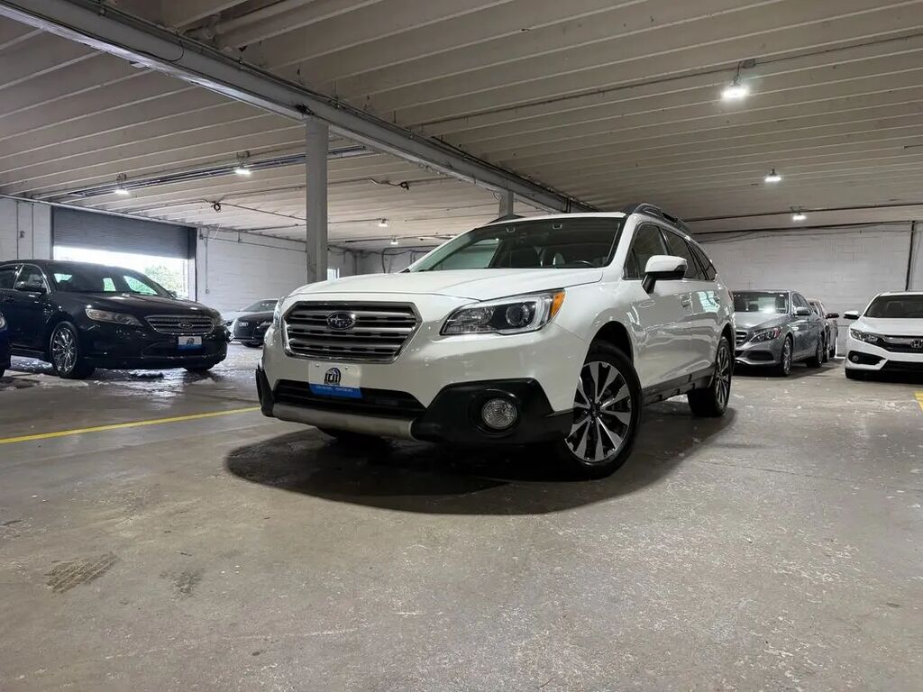 2017 Subaru Outback 3.6R Limited — photo 1 of 13