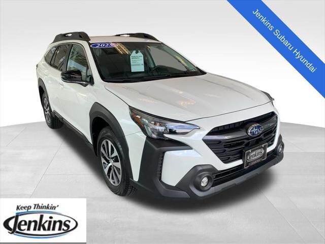 2025 Subaru Outback Premium — photo 1 of 12