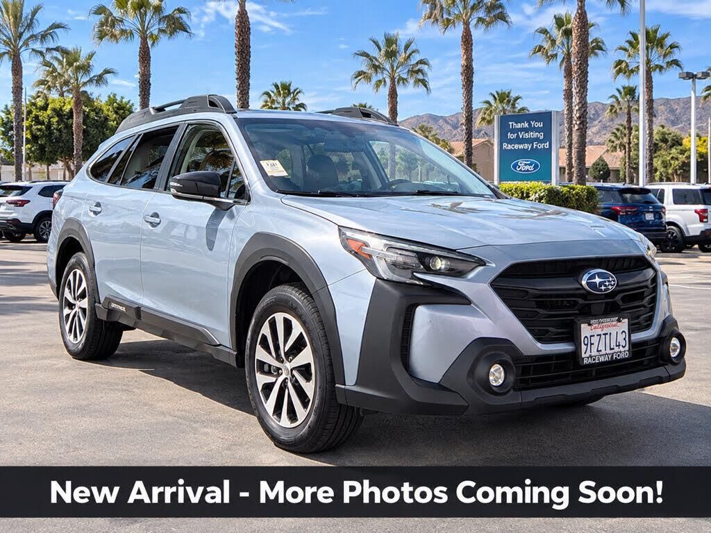 2023 Subaru Outback Premium — photo 1 of 1