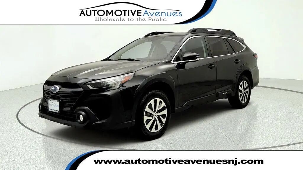 2023 Subaru Outback Premium — photo 1 of 13
