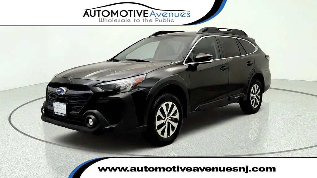 2023 Subaru Outback Premium — photo 1 of 13