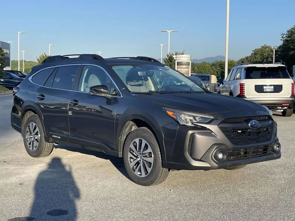 2024 Subaru Outback Premium — photo 1 of 13