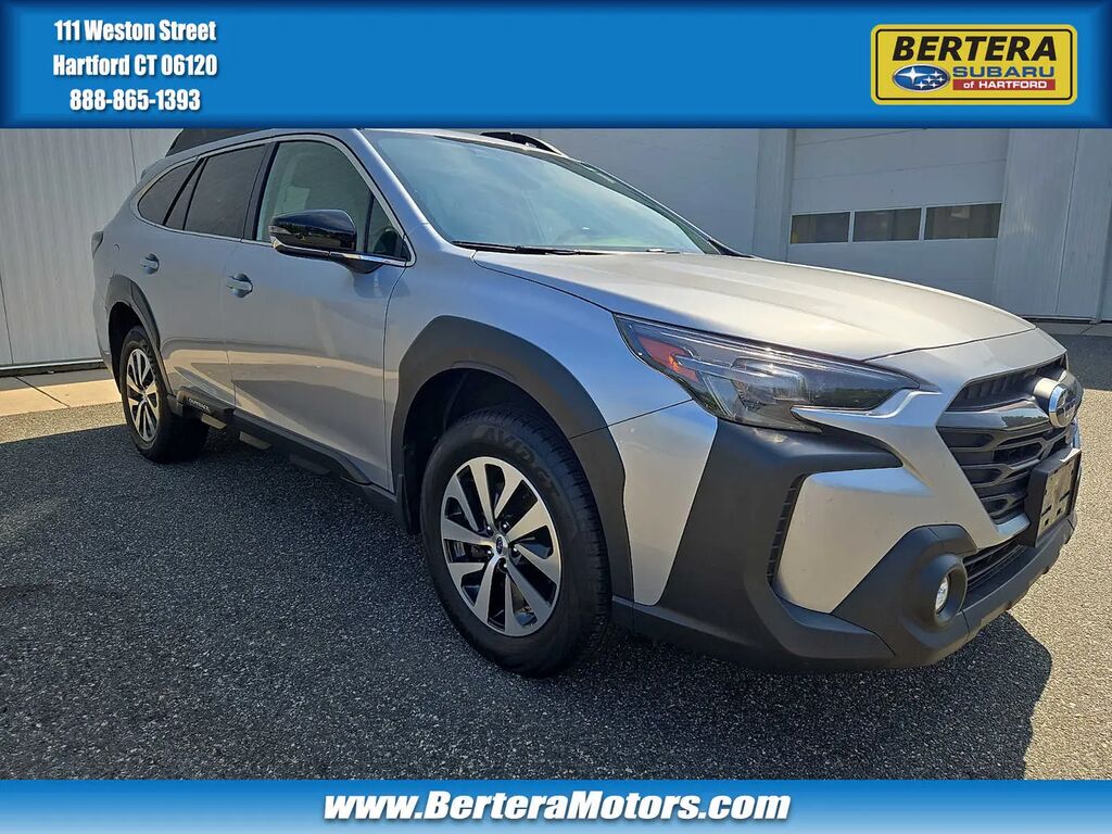 2025 Subaru Outback Premium — photo 1 of 13