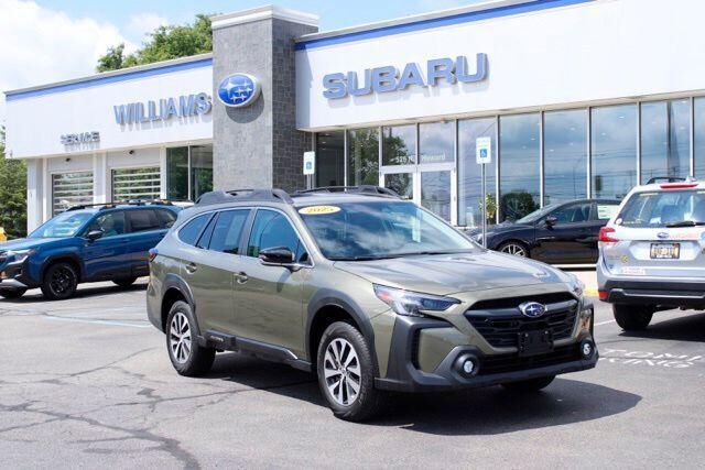 2025 Subaru Outback Premium