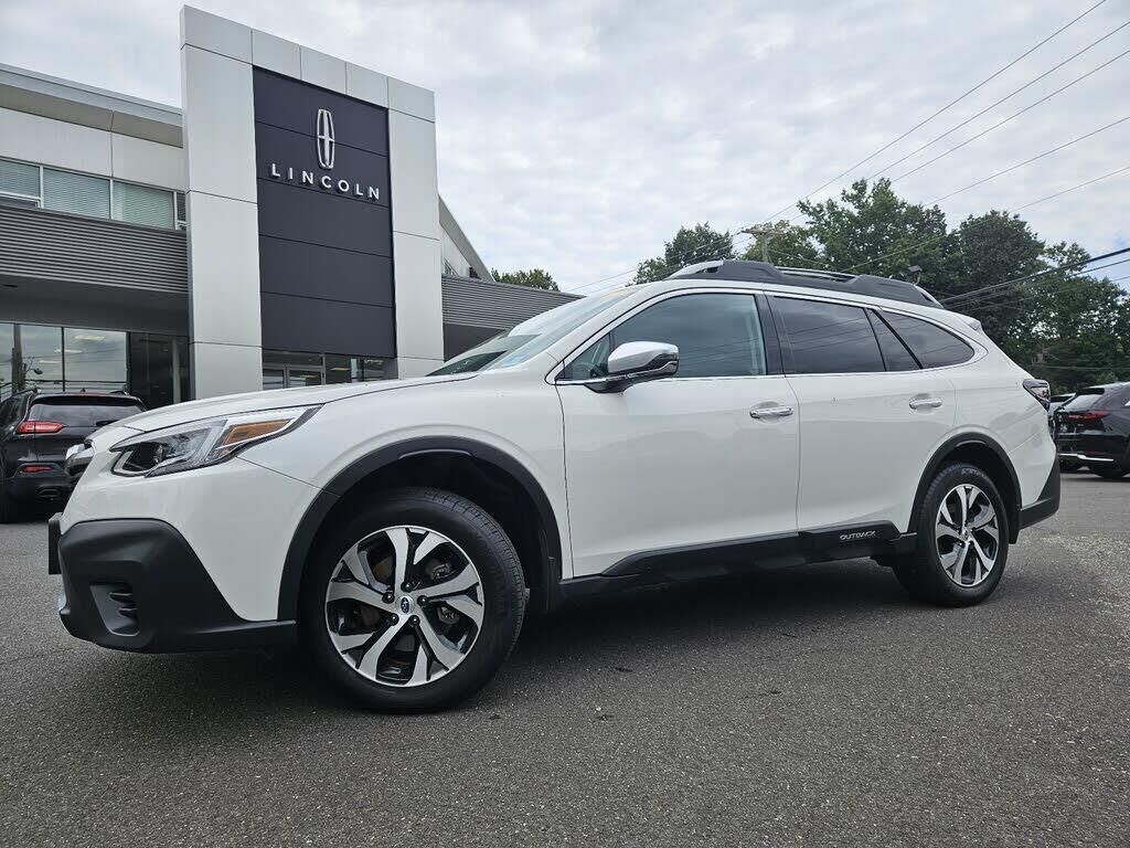 2021 Subaru Outback Touring — photo 1 of 1