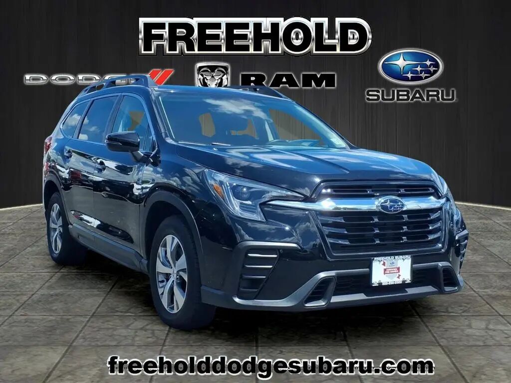 2023 Subaru Ascent Premium 7-Passenger — photo 1 of 13