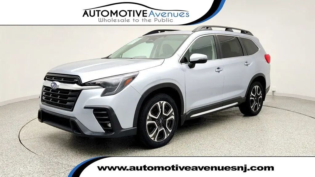 2023 Subaru Ascent Limited 8-Passenger — photo 1 of 13