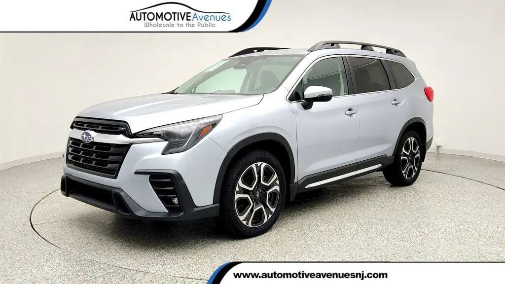 2023 Subaru Ascent Limited 8-Passenger — photo 1 of 13