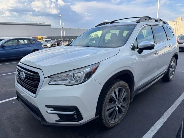 2022 Subaru Ascent Touring — photo 1 of 12