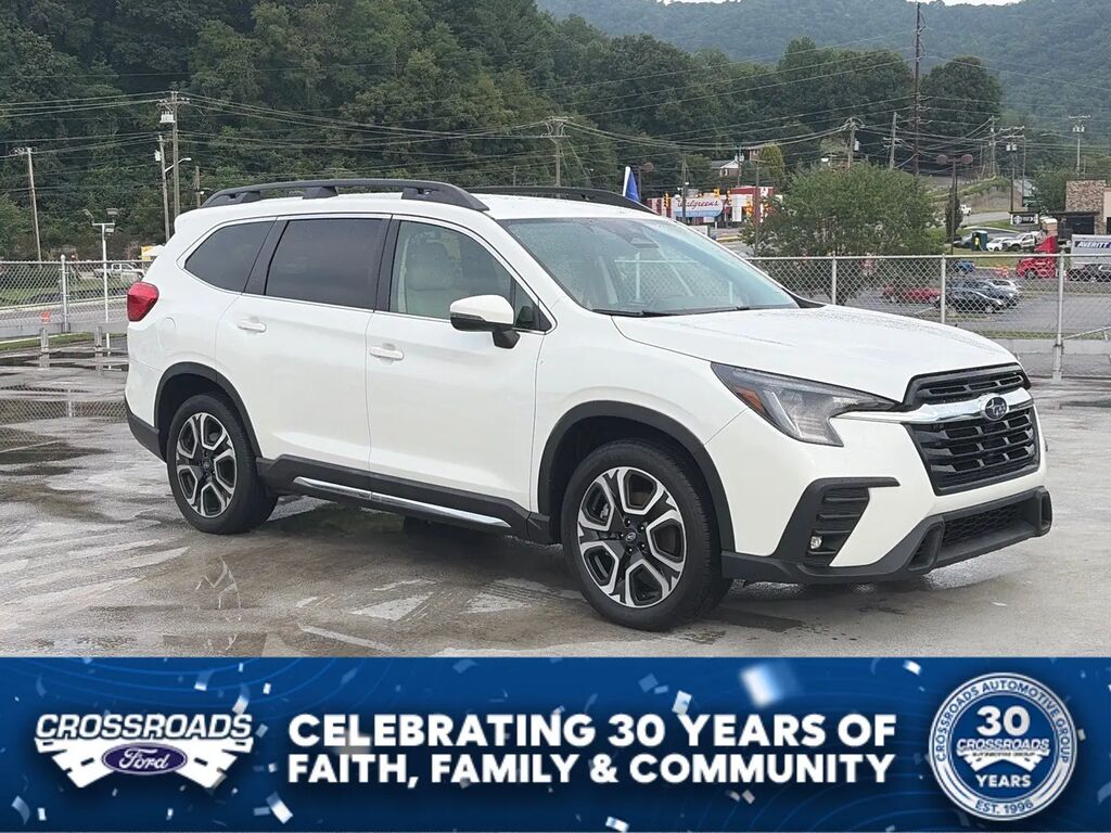 2023 Subaru Ascent Limited 7-Passenger — photo 1 of 13