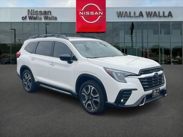 2025 Subaru Ascent Touring — photo 1 of 13