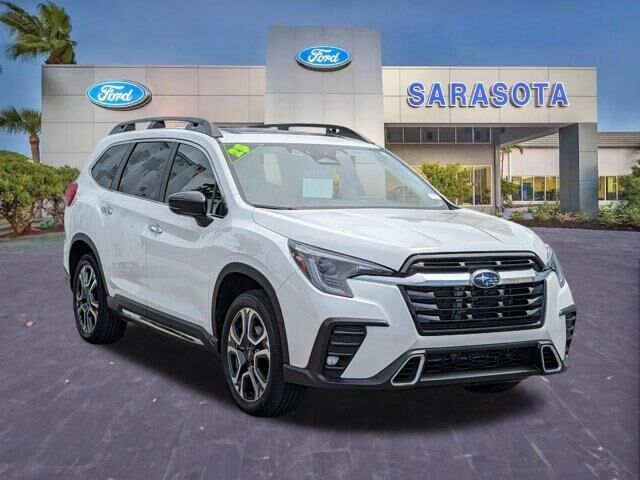 2025 Subaru Ascent Touring — photo 1 of 13