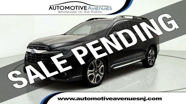 2023 Subaru Ascent Limited — photo 1 of 13
