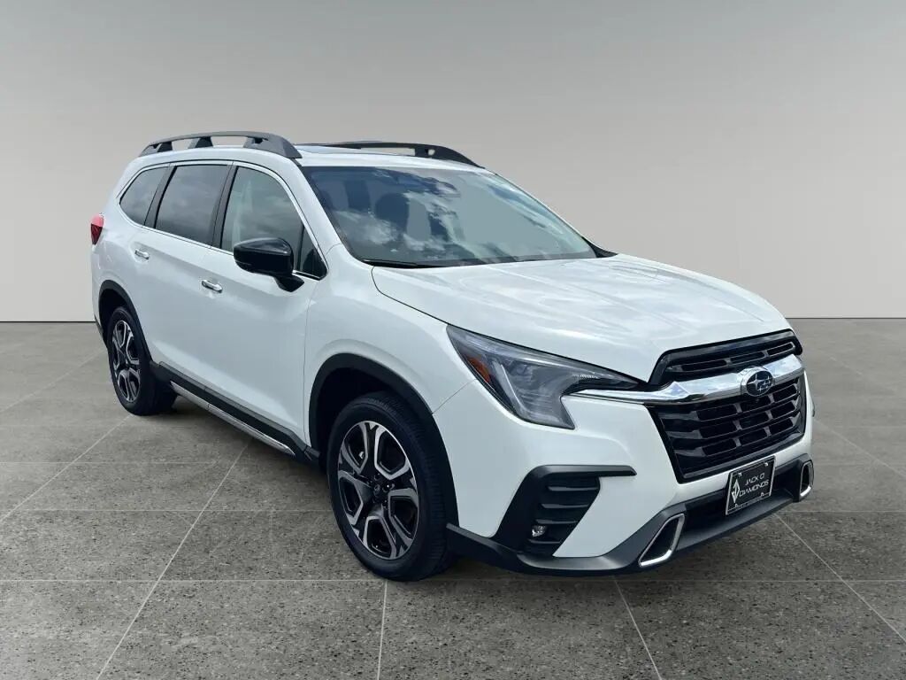2025 Subaru Ascent Touring — photo 1 of 13