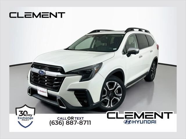 2023 Subaru Ascent Touring — photo 1 of 10