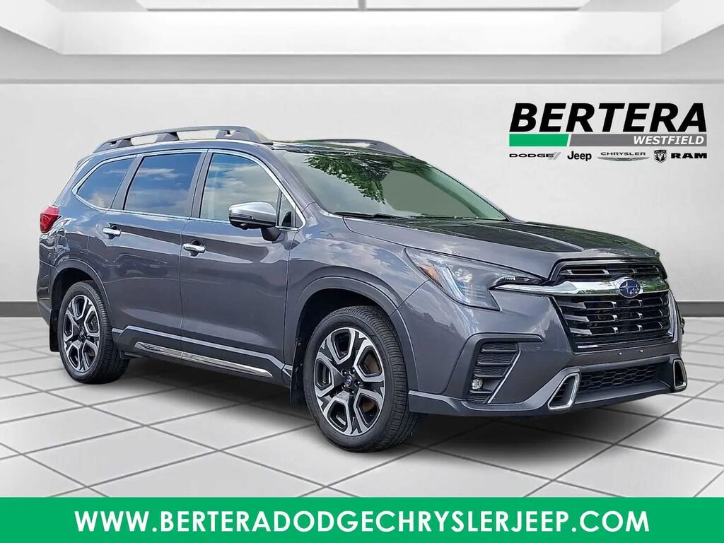 2023 Subaru Ascent Touring — photo 1 of 13