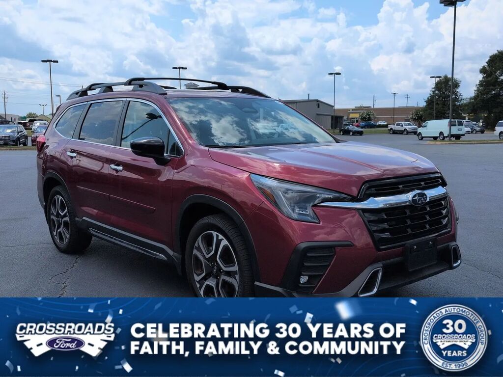 2024 Subaru Ascent Touring — photo 1 of 13