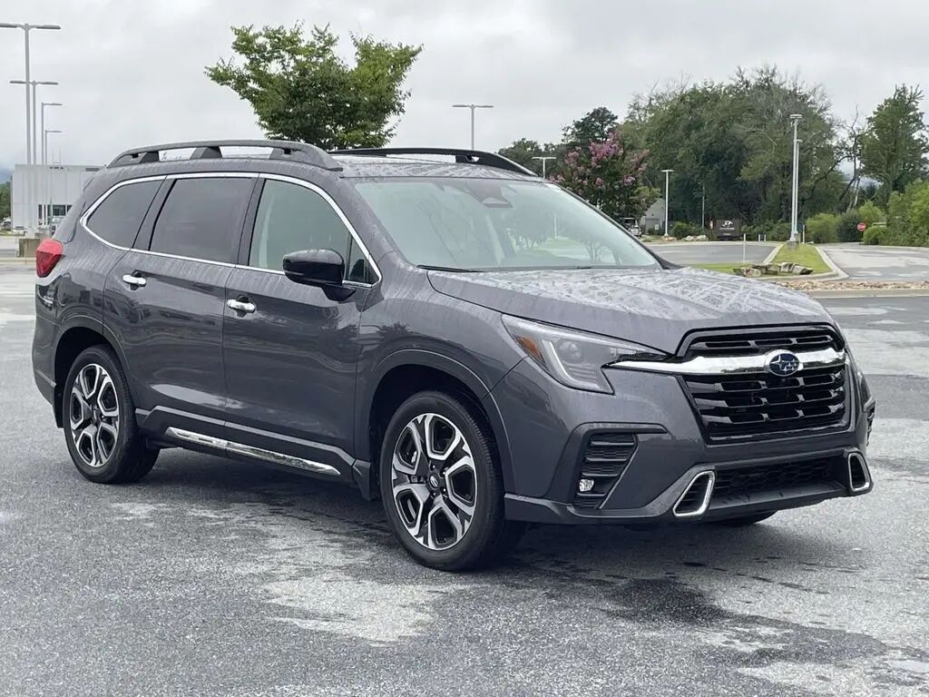 2024 Subaru Ascent Touring — photo 1 of 13