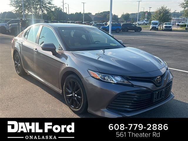 2018 Toyota Camry LE — photo 1 of 13