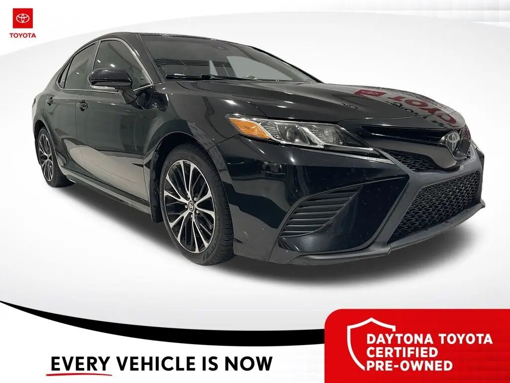 2019 Toyota Camry SE — photo 1 of 2