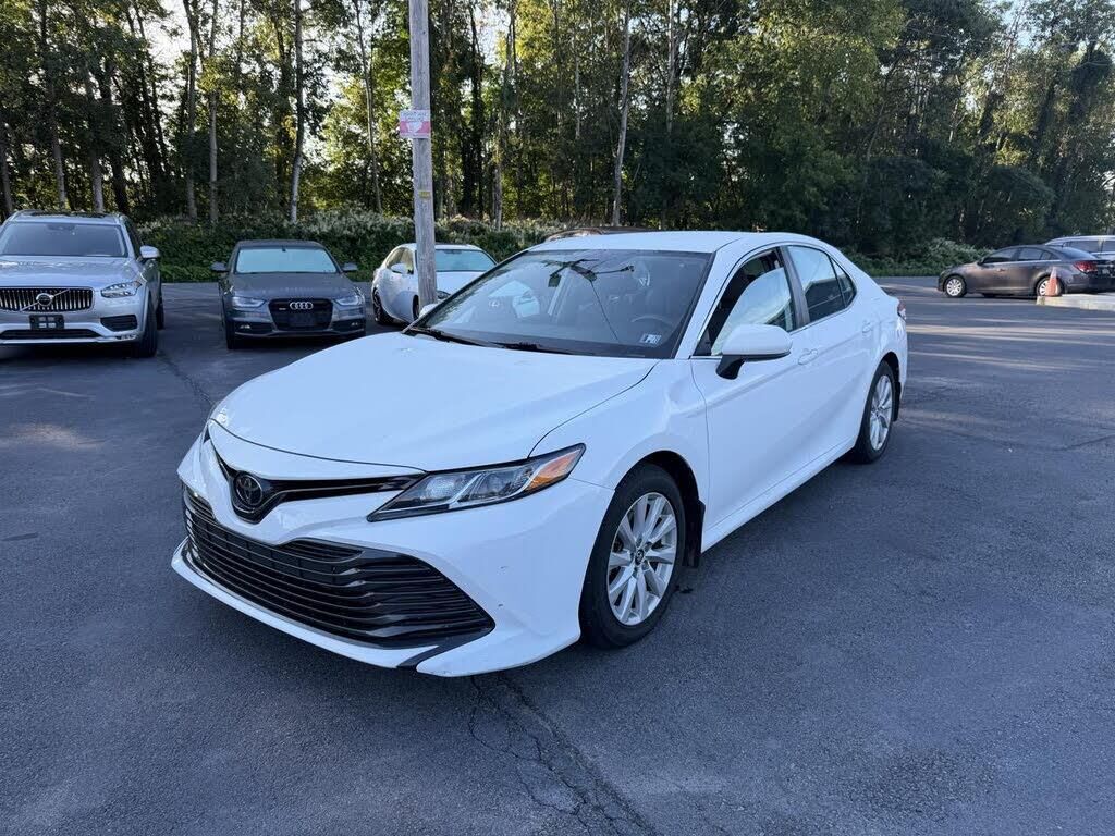 2019 Toyota Camry LE — photo 1 of 1
