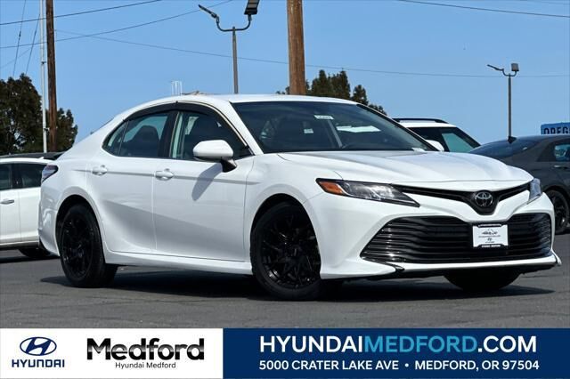 2019 Toyota Camry LE — photo 1 of 13