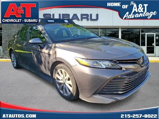 2018 Toyota Camry LE — photo 1 of 5
