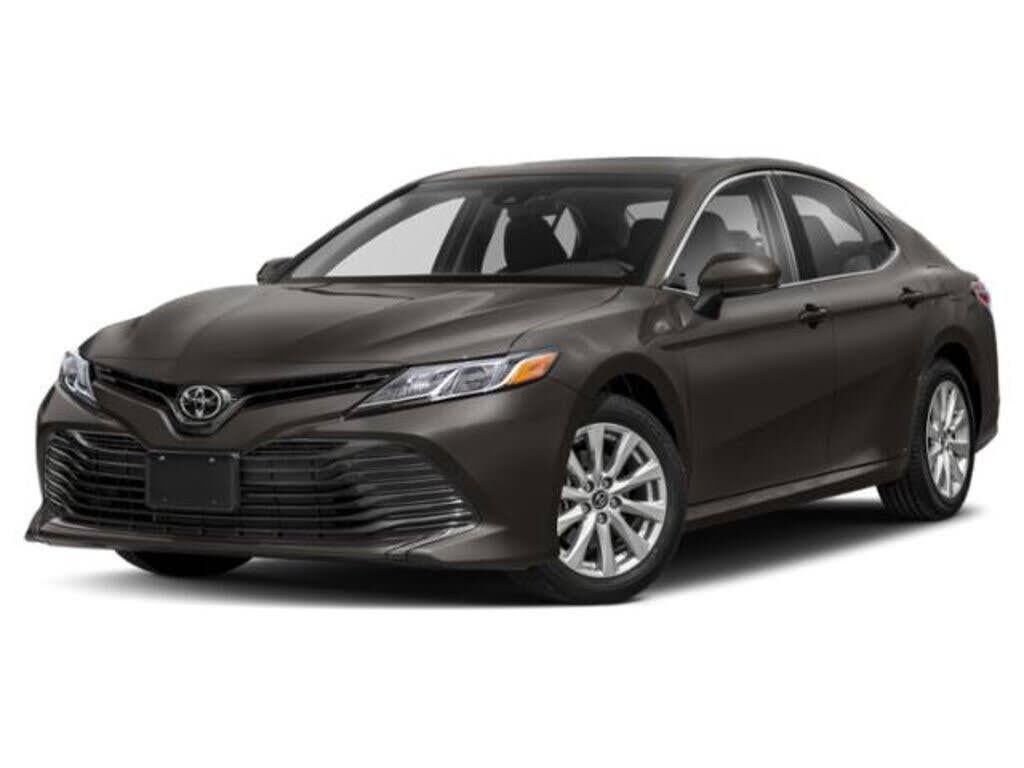 2018 Toyota Camry LE — photo 1 of 1
