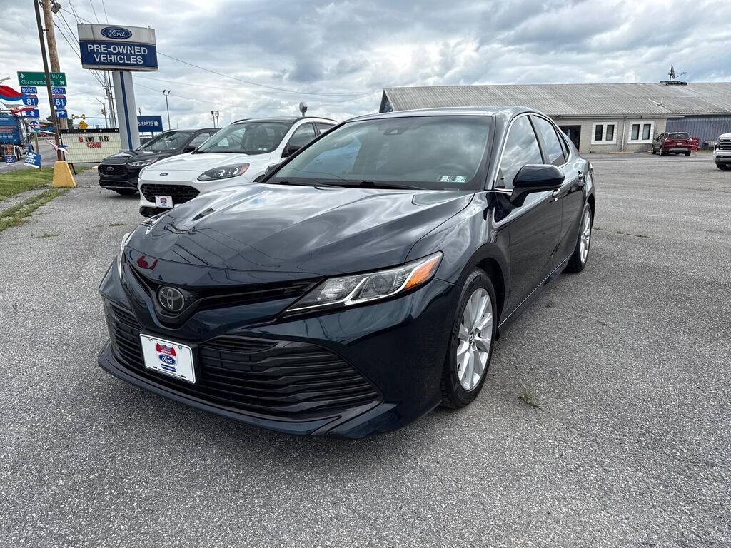 2018 Toyota Camry LE — photo 1 of 13