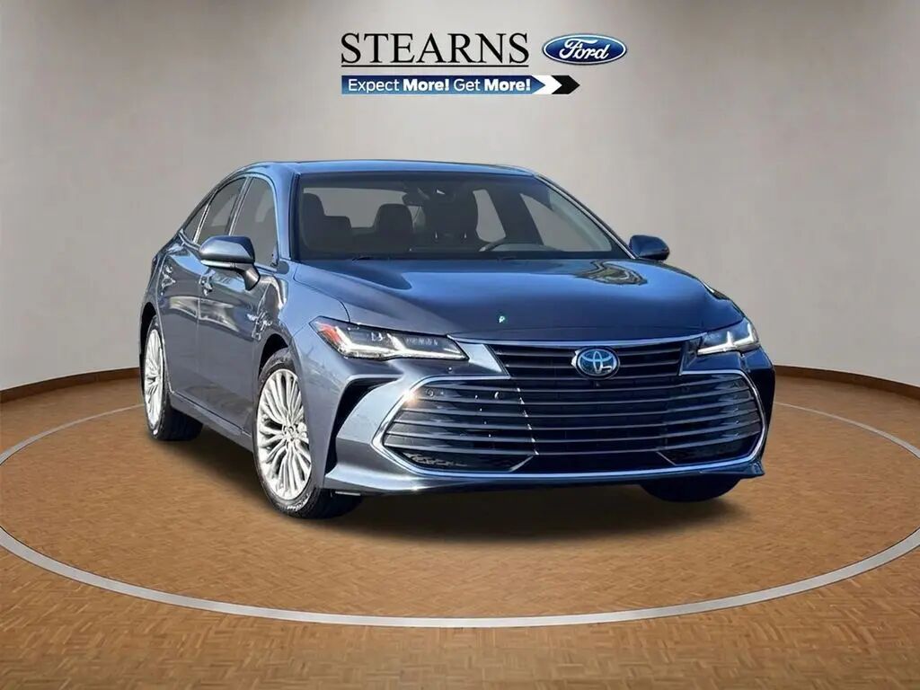 2019 Toyota Avalon Hybrid Limited — photo 1 of 13