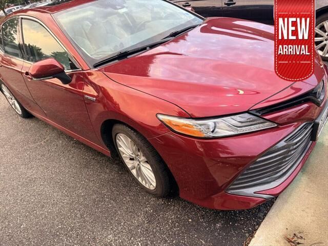 2019 Toyota Camry Hybrid XLE